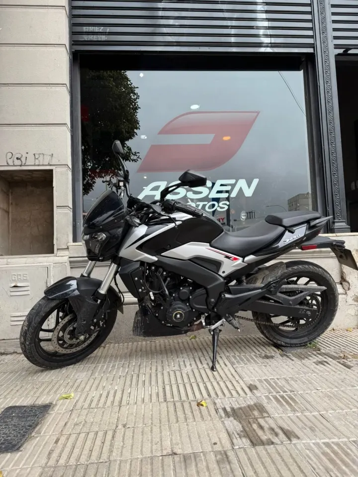 Bajaj DOMINAR D250